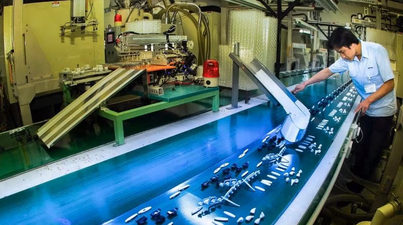 Sản xuất linh kiện điện tử trong doanh nghiệp FDI tại Khu công nghiệp Việt Nam-Singapore 2 (VSIP 2) ở tỉnh Bình Dương.