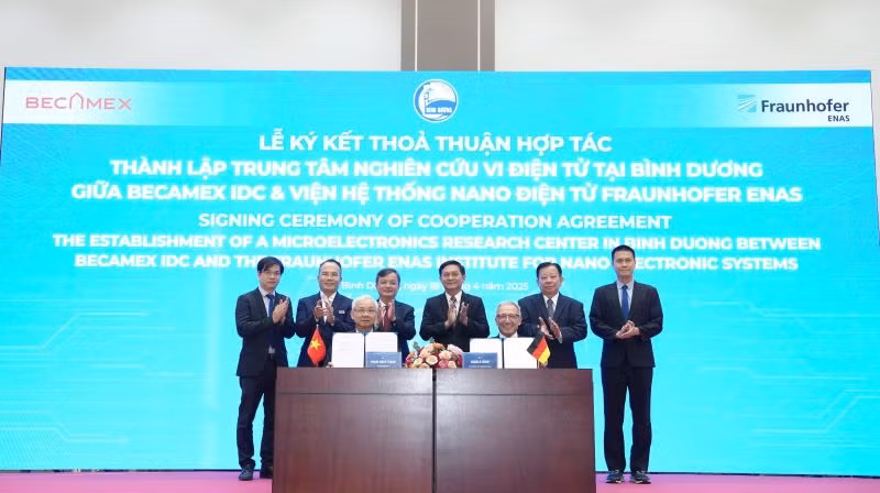 Ký kết thỏa thuận hợp tác giữa Viện Hệ thống Nano Điện tử Fraunhofer ENAS và Tổng công ty Becamex IDC nhằm thành lập Trung tâm nghiên cứu vi điện tử tại Bình Dương. 