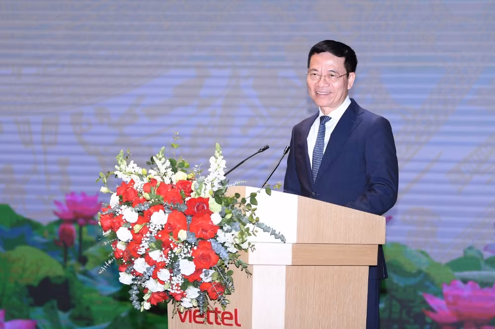 Bộ trưởng Thông tin và Truyền thông Nguyễn Mạnh Hùng phát biểu ý kiến chỉ đạo Hội nghị