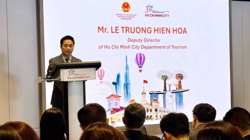 Ông Lê Trương Hiền Hòa, Phó Giám đốc Sở Du lịch Thành phố Hồ Chí Minh phát biểu tại hội thảo. (Ảnh Đỗ Vân/TTXVN)