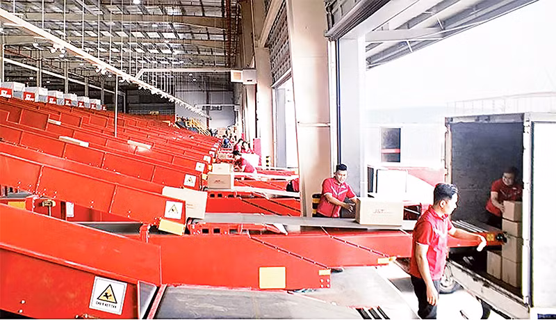 Hệ thống phân loại, xử lý hàng hóa của J&T Express.