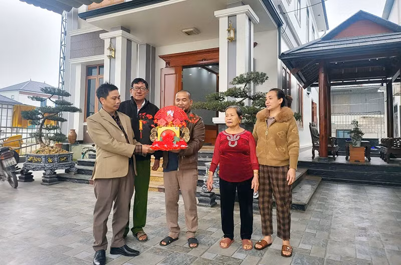 Cấp ủy, chính quyền các cấp huyện Can Lộc, tỉnh Hà Tĩnh luôn chú trọng duy trì mối quan hệ, gắn bó với nhân dân vùng tái định cư đường cao tốc bắc-nam.