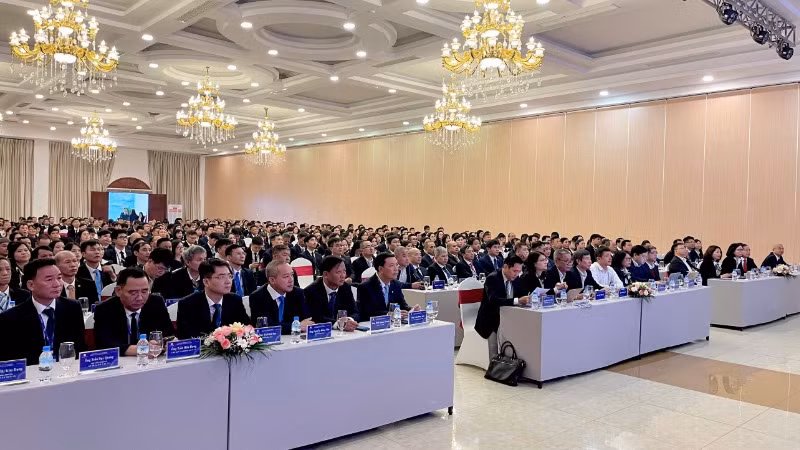 Các đại biểu tham dự hội nghị.