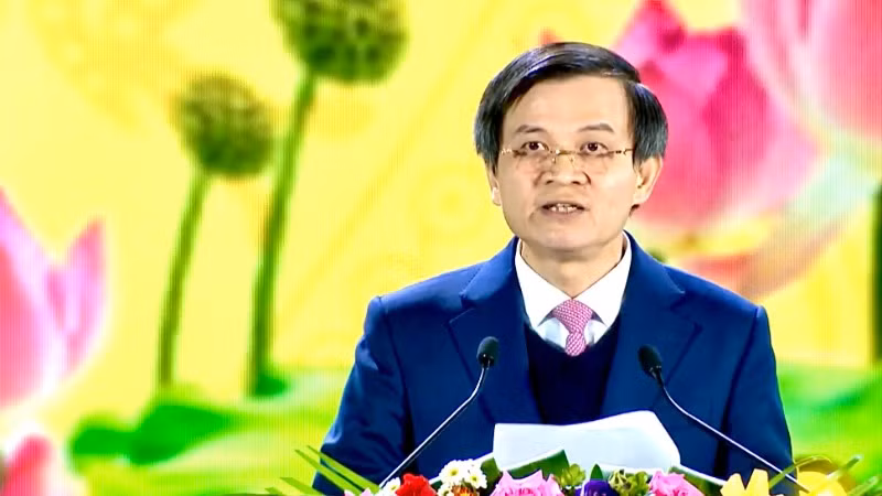 Đồng chí Đoàn Minh Huấn, Bí thư Tỉnh ủy Ninh Bình phát biểu tại buổi Lễ.