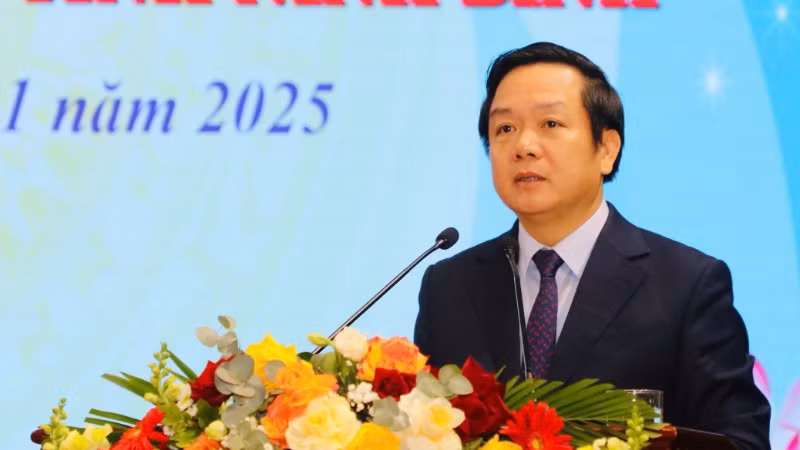 Phó Bí thư Tỉnh ủy, Chủ tịch Ủy ban nhân dân tỉnh Ninh Bình Phạm Quang Ngọc phát biểu tại buổi gặp mặt.