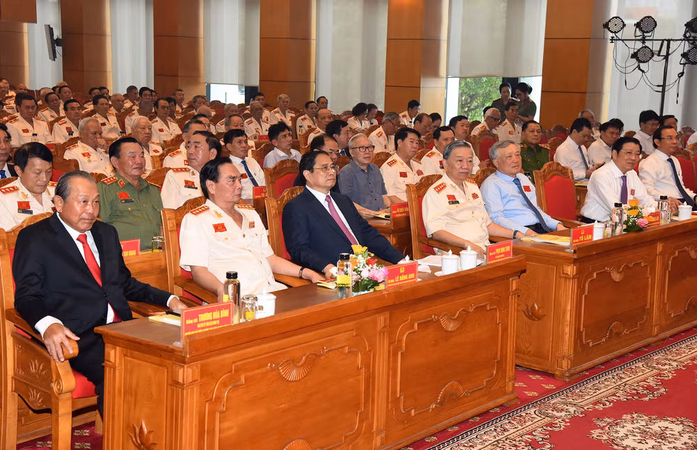 Thủ tướng Phạm Minh Chính và các đồng chí lãnh đạo Đảng, Nhà nước tham dự đại hội.