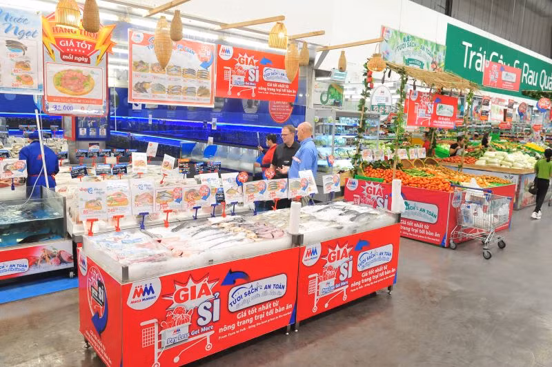 Nhiều kênh phân phối triển khai các chương trình khuyến mãi, kích cầu tiêu dùng.