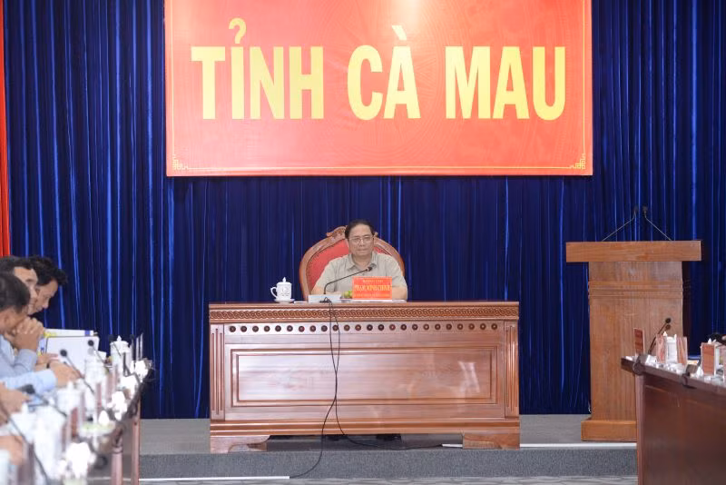 Thủ tướng Phạm Minh Chính chủ trì cuộc họp về tình hình và giải pháp khắc phục tình trạng sạt lở tại 3 tỉnh Sóc Trăng, Bạc Liêu và Cà Mau. 