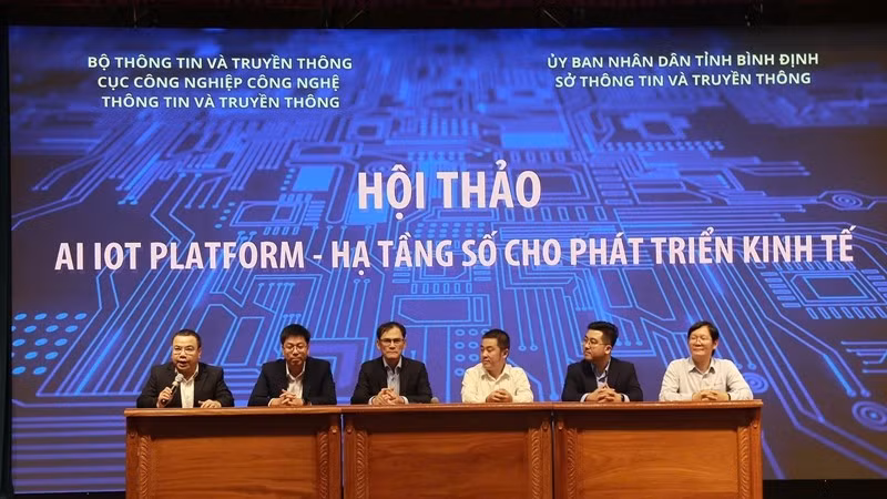 Các chuyên gia thảo luận tại hội thảo "AI IoT Platform - Hạ tầng số cho phát triển kinh tế"