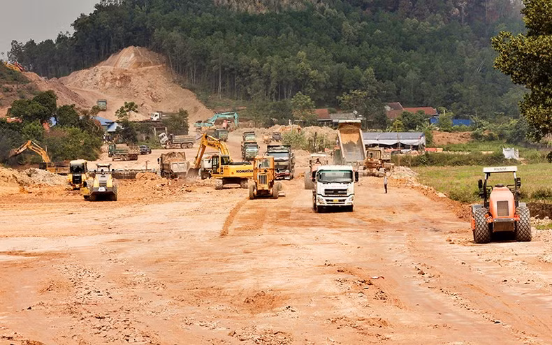 Thi công đường liên kết vùng Thái Nguyên-Bắc Giang-Vĩnh Phúc. 