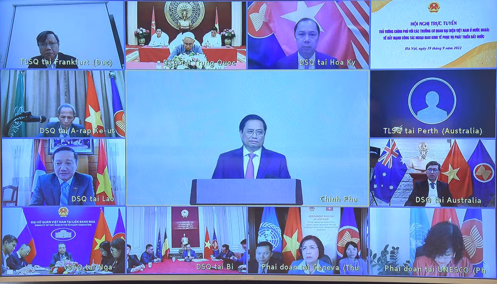 Thủ tướng Phạm Minh Chính chủ trì Hội nghị trực tuyến của Thủ tướng Chính phủ với các Trưởng Cơ quan đại diện Việt Nam ở nước ngoài.