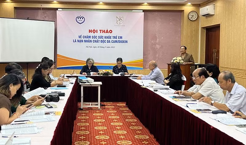 Đại diện các địa phương chia sẻ về công tác chăm sóc sức khỏe trẻ em là nạn nhân chất độc da cam.