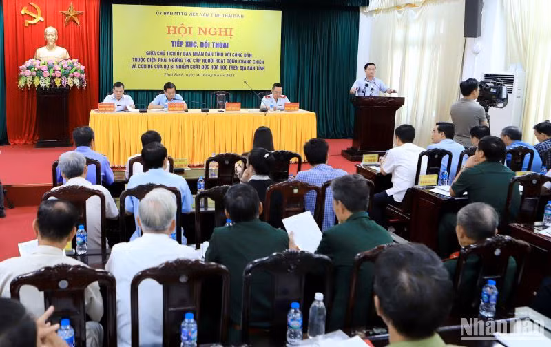 Quang cảnh buổi đối thoại.