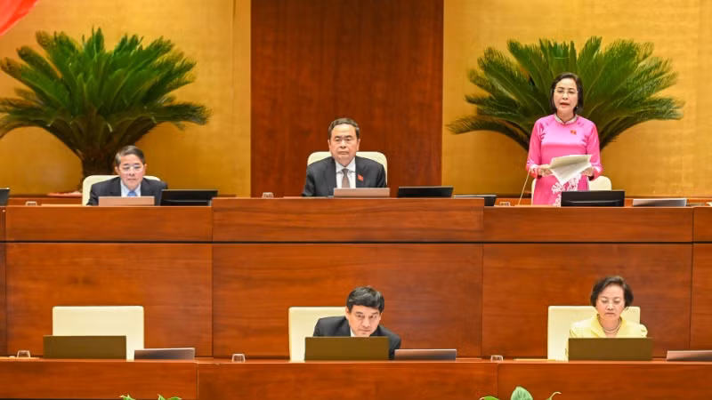 Chủ tịch Quốc hội Trần Thanh Mẫn và các Phó Chủ tịch Quốc hội chủ trì, điều hành phiên họp. (Ảnh BÙI GIANG)