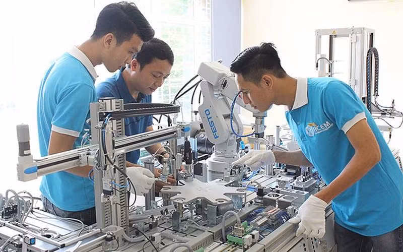 Sinh viên Trường Cao đẳng Cơ điện Hà Nội. (Ảnh: HCEM)