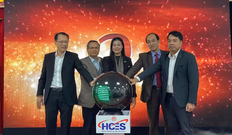 Khai mạc phiên giao dịch việc làm chuyên đề việc làm bán thời gian của Trung tâm Dịch vụ việc làm Hà Nội vào tháng 1/2023. (Ảnh: HCES)