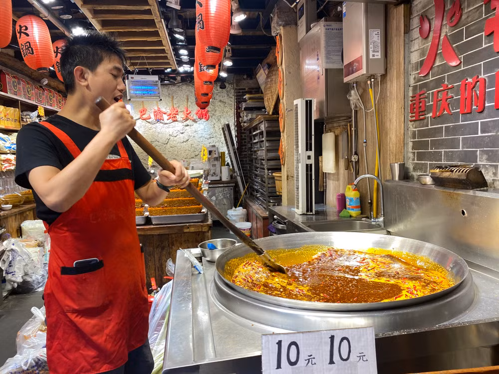 Cốt lẩu cay Tứ Xuyên- món ăn nổi tiếng của vùng đất này.