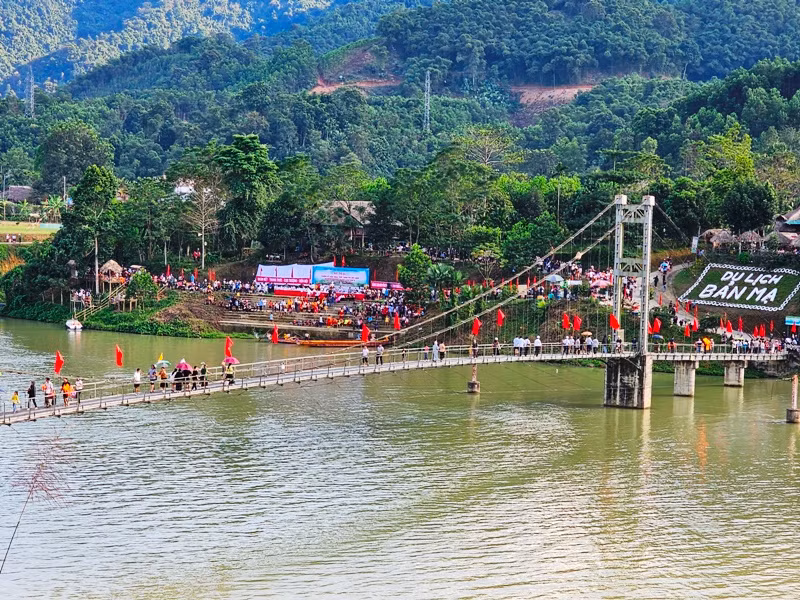 Bản Mạ ở thị trấn huyện Thường Xuân, tỉnh Thanh Hóa-điểm hấp dẫn khách du lịch.