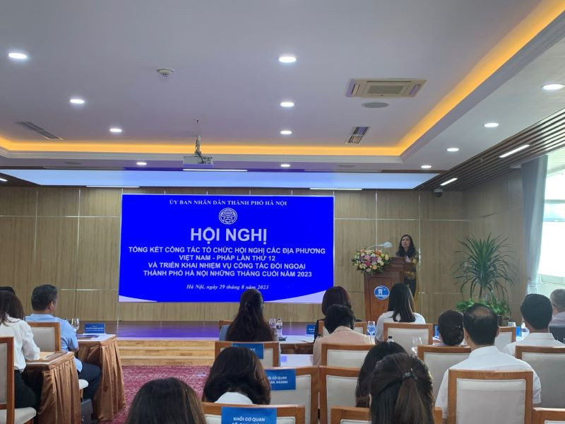Thứ trưởng Ngoại giao Lê Thị Thu Hằng đánh giá cao kết quả triển khai công tác đối ngoại của thành phố Hà Nội trong 8 tháng năm 2023.
