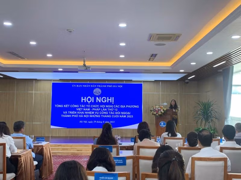 Thứ trưởng Ngoại giao Lê Thị Thu Hằng đánh giá cao kết quả triển khai công tác đối ngoại của thành phố Hà Nội trong 8 tháng năm 2023.