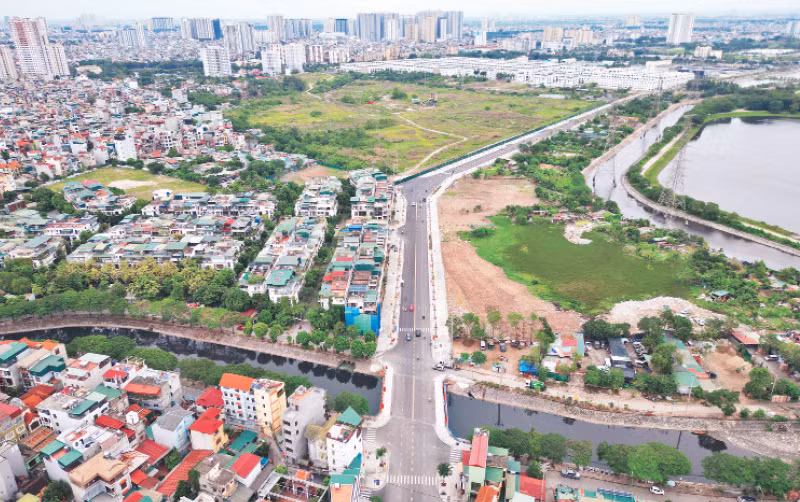 Quận Hoàng Mai vừa hoàn thành, đưa vào sử dụng tuyến đường nối tiếp đường phía đông khu hành chính quận đến đường Tam Trinh. (Ảnh THỦY NGUYÊN)