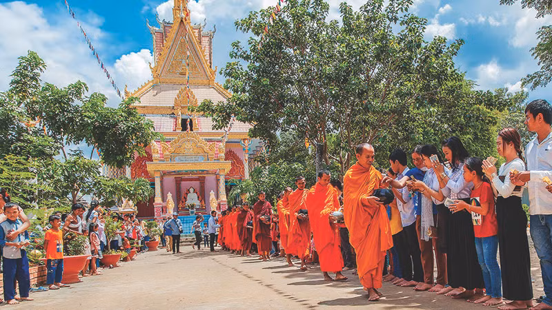 Tết mừng năm mới Chol Chnam Thmay của đồng bào Khmer ở Tây Ninh.