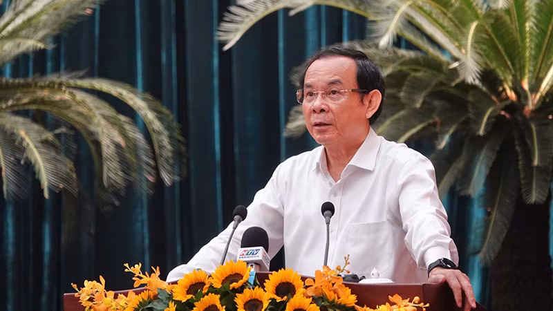 Đồng chí Nguyễn Văn Nên, Ủy viên Bộ Chính trị, Bí thư Thành ủy Thành phố Hồ Chí Minh phát biểu khai mạc hội nghị.