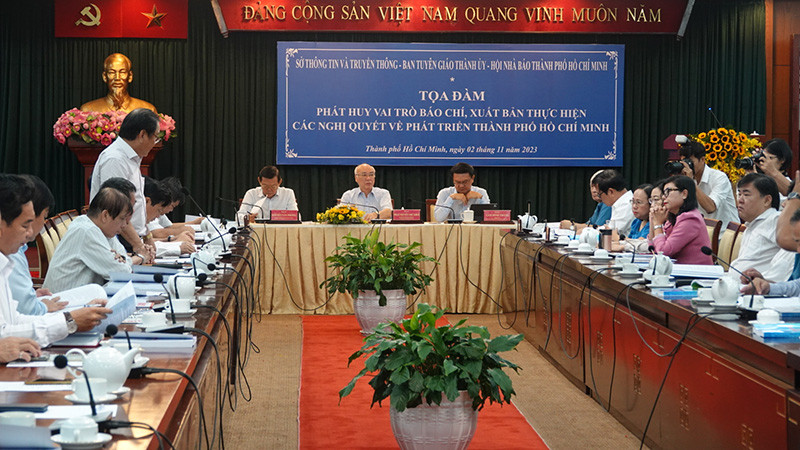 Quang cảnh buổi tọa đàm.
