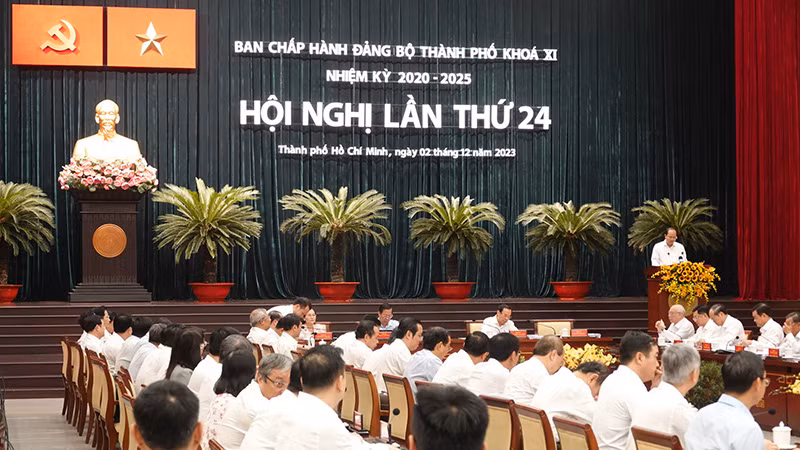 Hội nghị Ban Chấp hành Đảng bộ Thành phố Hồ Chí Minh khóa XI lần thứ 24 diễn ra trong ngày 2/12.