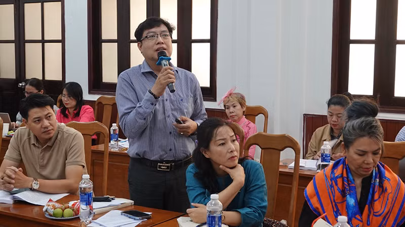 Đạo diễn, Nhà báo Thanh Hiệp phát biểu tại hội thảo.