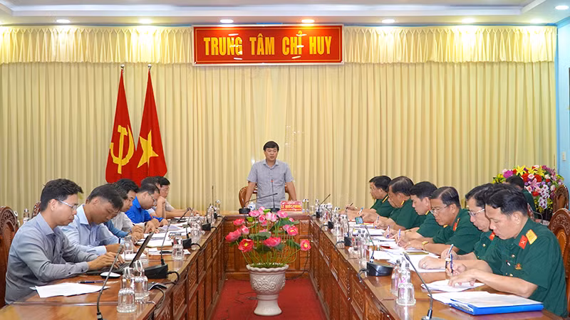 Bí Thư Tỉnh ủy Đồng Tháp Lê Quốc Phong phát biểu tại buổi làm việc. (Ảnh: HỮU NGHĨA)