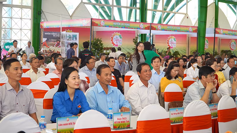 Các đại biểu tham dự hội thảo. (Ảnh: HỮU NGHĨA)