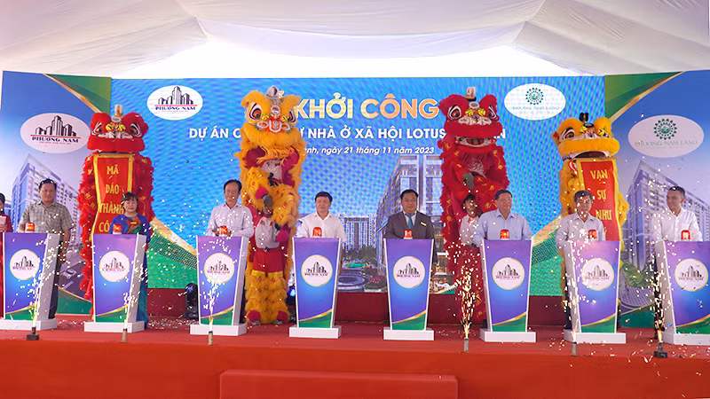 Nghi thức lễ khởi công dự án nhà ở xã hội Mỹ Phú-Lotus Garden. (Ảnh: HỮU NGHĨA)