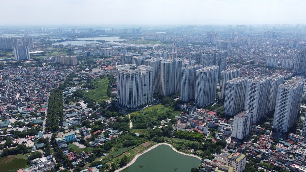 Hiện có đến 20% tổng lượng tín dụng đổ vào bất động sản, trong khi doanh nghiệp sản xuất thuộc các lĩnh vực then chốt như: nông nghiệp, công nghiệp hỗ trợ, logistics vẫn “khát vốn”. 