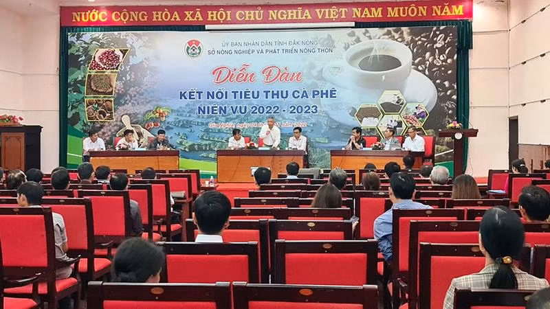 Cơ quan chức năng, nhà khoa học, chuyên gia, nông hộ, hợp tác xã… thảo luận tại Diễn đàn.