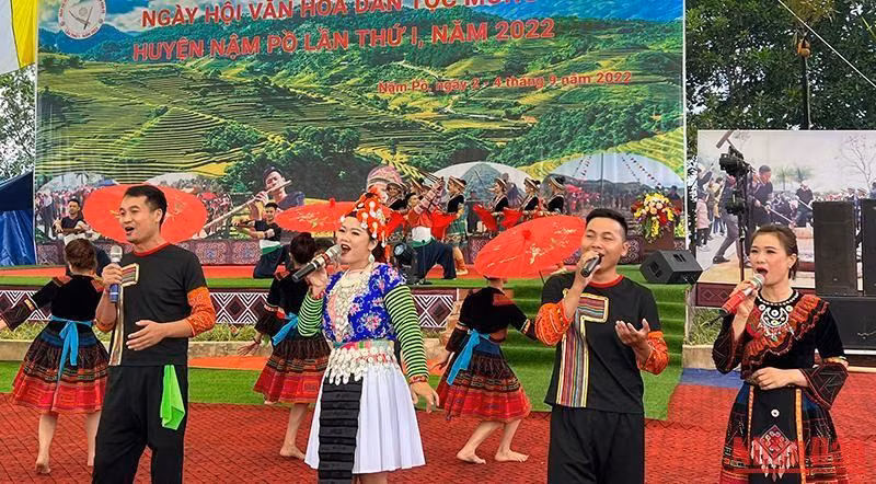 Các tiết mục văn nghệ đặc sắc được diễn viên, nghệ nhân trình diễn tại Lễ khai mạc Ngày hội.