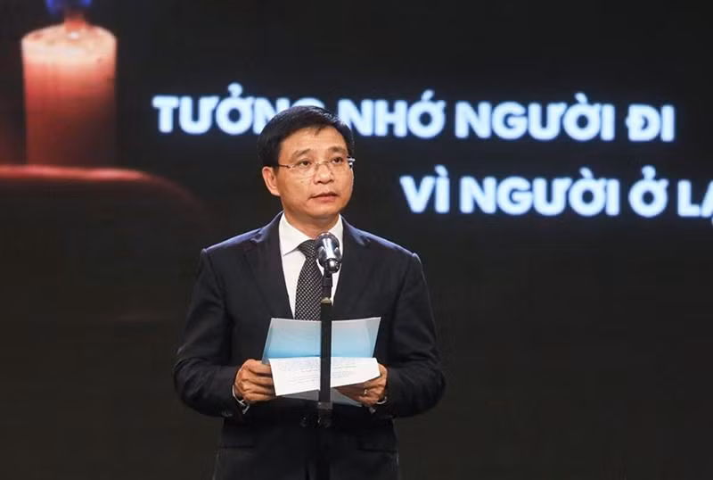 Bộ trưởng Giao thông vận tải, Phó Chủ tịch thường trực Ủy ban An toàn giao thông Quốc gia Nguyễn Văn Thắng phát biểu.
