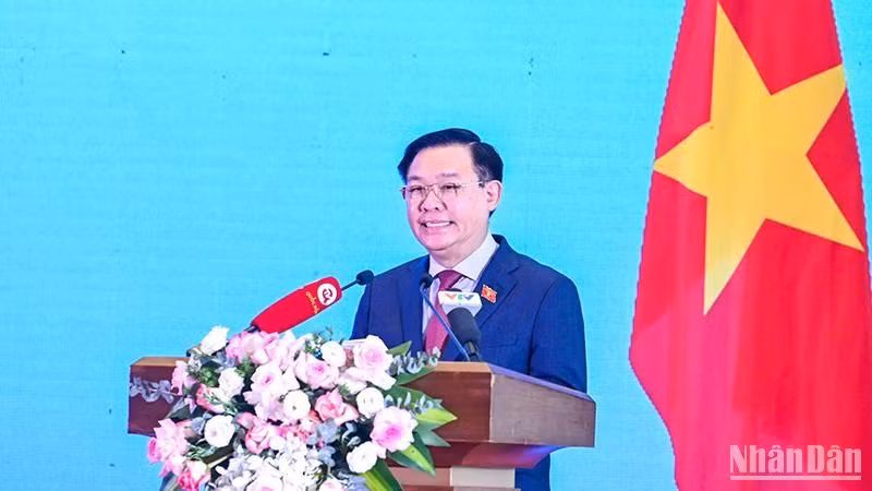 Chủ tịch Quốc hội Vương Đình Huệ phát biểu tại buổi lễ. (Ảnh Duy Linh)