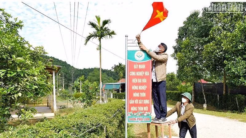 Bí thư Chi bộ thôn Phú Lâm, Ngô Văn Sơn luôn được người dân yêu mến và cảm phục bởi tinh thần trách nhiệm và sự dấn thân vì cộng đồng.