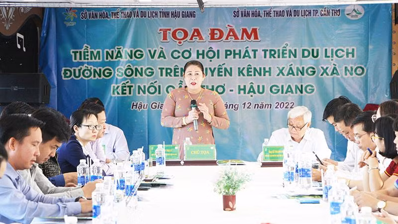 Quang cảnh buổi tọa đàm.