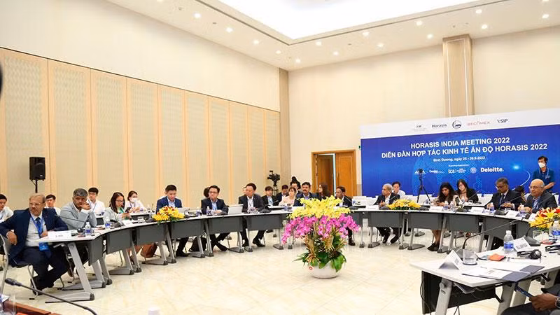 Quang cảnh buổi làm việc.