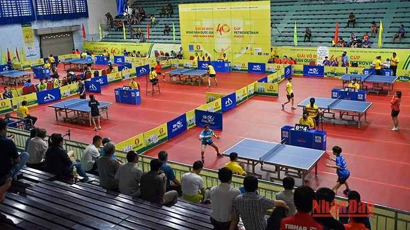 Các nội dung thi đấu đồng đội nam, đồng đội nữ tại nhà thi đấu thể thao tỉnh Gia Lai chiều 12/7.