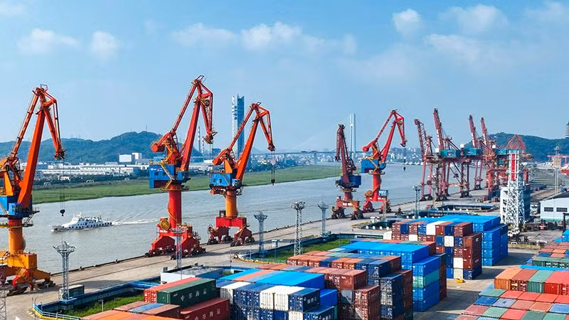 Ảnh minh họa: Một góc cảng Ninh Ba-Chu Sơn ở tỉnh Chiết Giang, Trung Quốc. (Ảnh: Tân Hoa Xã)