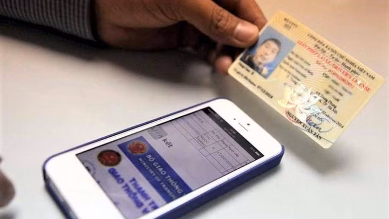 Cấp đổi bằng lái xe trực tuyến gặp khó do chưa có dữ liệu khám sức khỏe 