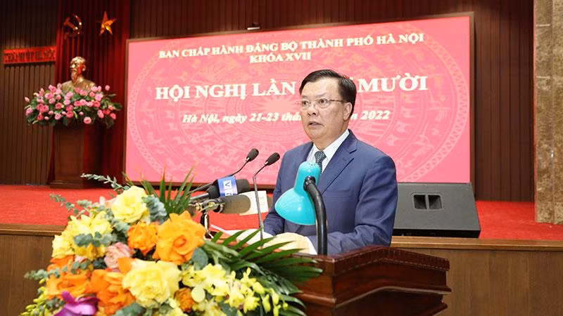 Đồng chí Đinh Tiến Dũng phát biểu kết luận hội nghị sáng 23/11.