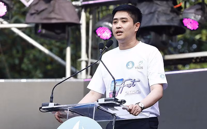 Phó Trưởng Ban Thanh niên Trường học Trung ương Đoàn, Giám đốc Trung tâm Hỗ trợ và Phát triển sinh viên Việt Nam Lâm Tùng phát biểu khai mạc VUG 9.