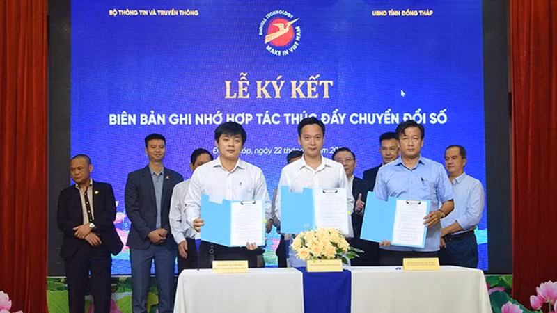 Ký kết biên bản ghi nhớ hợp tác với các đơn vị có giải pháp chuyển đổi số phát triển nông nghiệp, nông thôn số.