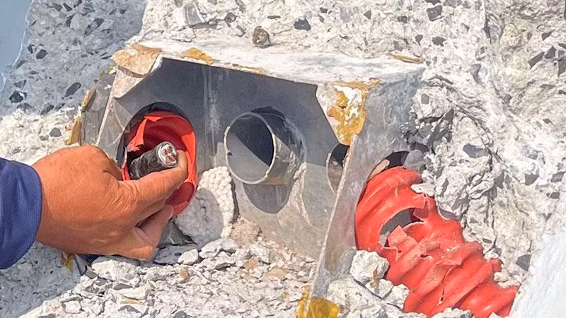 Nhiều điểm trên tuyến cao tốc Vân Đồn-Móng Cái bị các đối tượng cắt để lấy cáp.