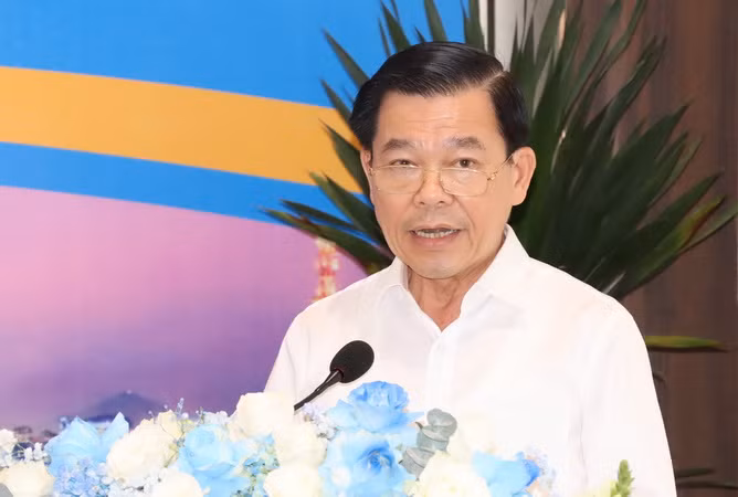 Bí thư Tỉnh ủy Đồng Nai Nguyễn Hồng Lĩnh phát biểu tại Hội nghị.