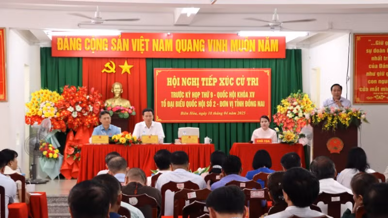 Đoàn đại biểu Quốc hội tỉnh Đồng Nai tiếp xúc cử tri tại thành phố Biên Hòa.